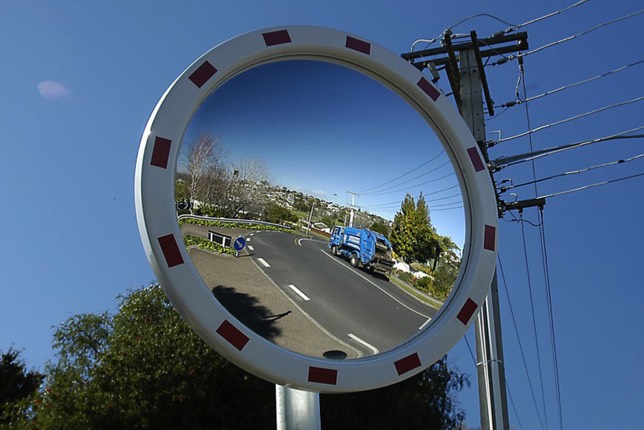 Traffic mirror button retina